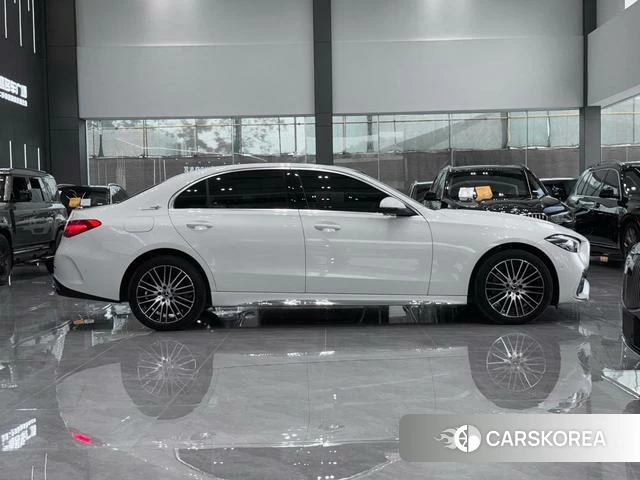 Mercedes-Benz Class C 2023 Белый из Китая, фото 2