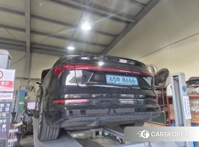 Audi e-Tron 2021 Черный из Кореи, фото 2