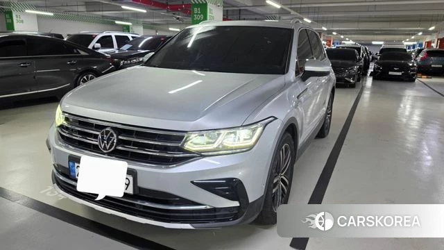 Volkswagen Tiguan second Generation 2021 Серебристо-серый из Кореи, фото 2