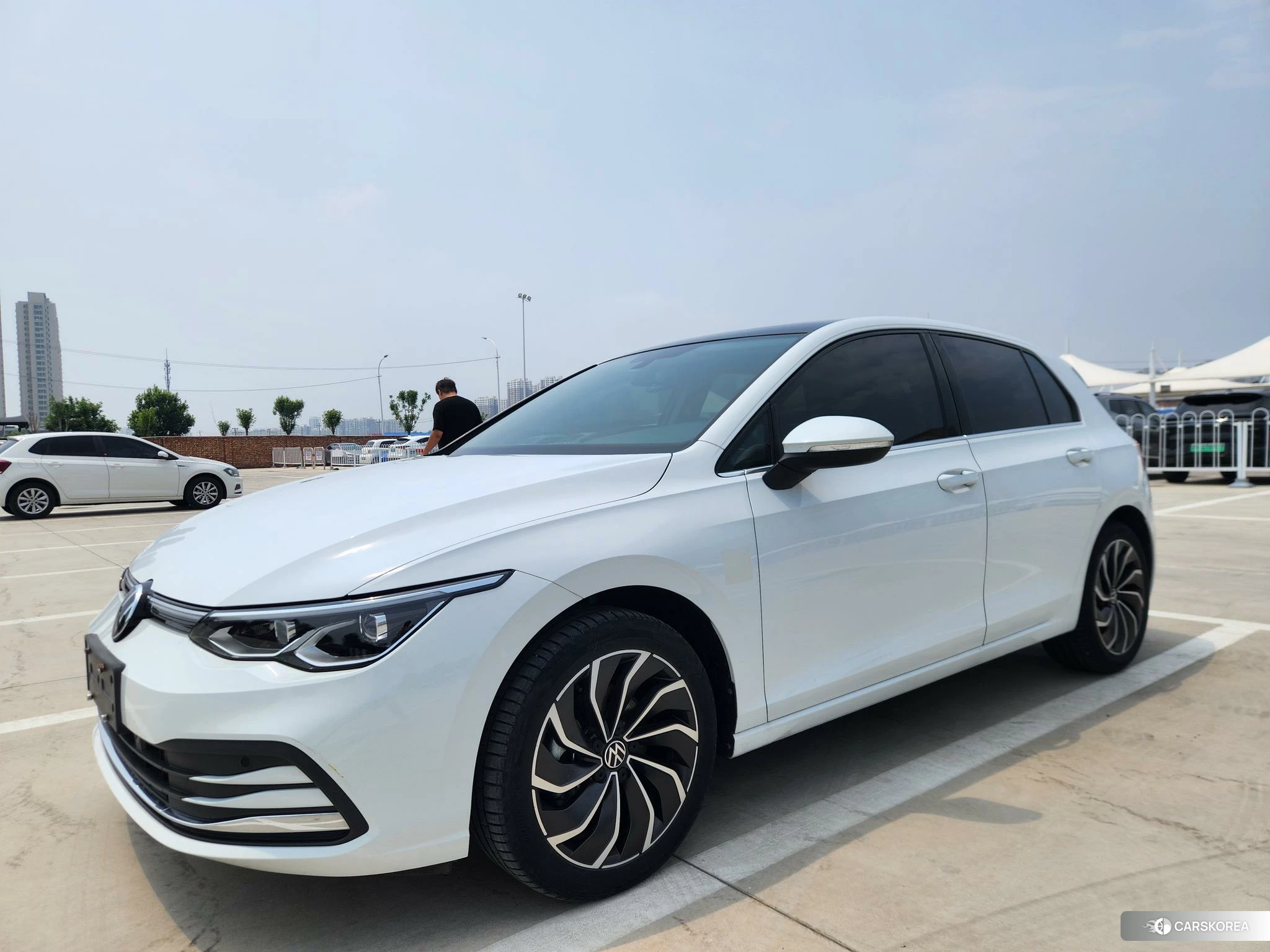 Volkswagen Golf 2022 Белый из Китая, фото 2