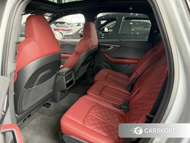 Audi SQ7 2024 Серебристо-серый из Китая, фото 4