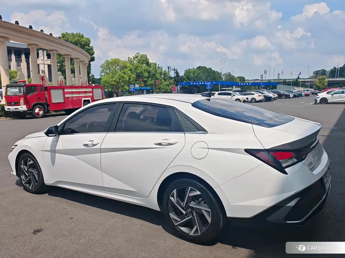 Hyundai Elantra 2024 Белый из Китая, фото 2
