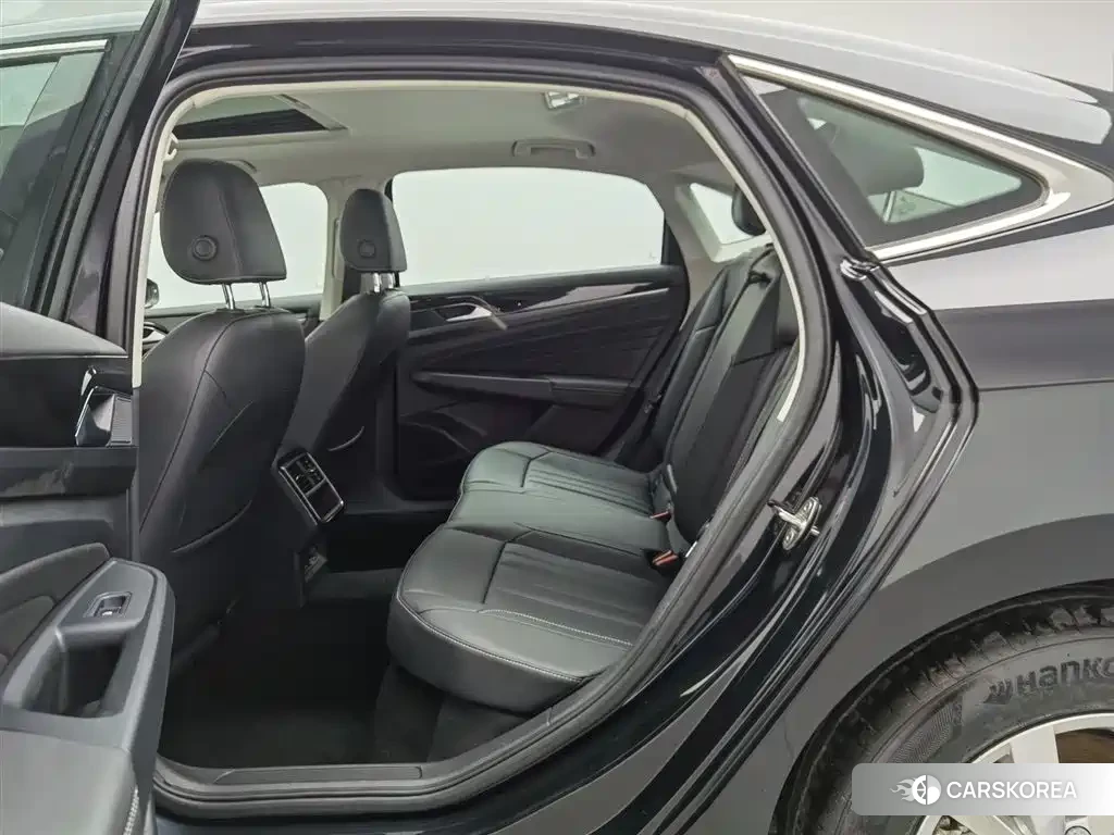 Volkswagen Passat id 4577424 из Китая 12