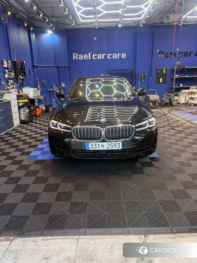 BMW 5 Series (G30) 2022 Черный из Кореи, фото 2