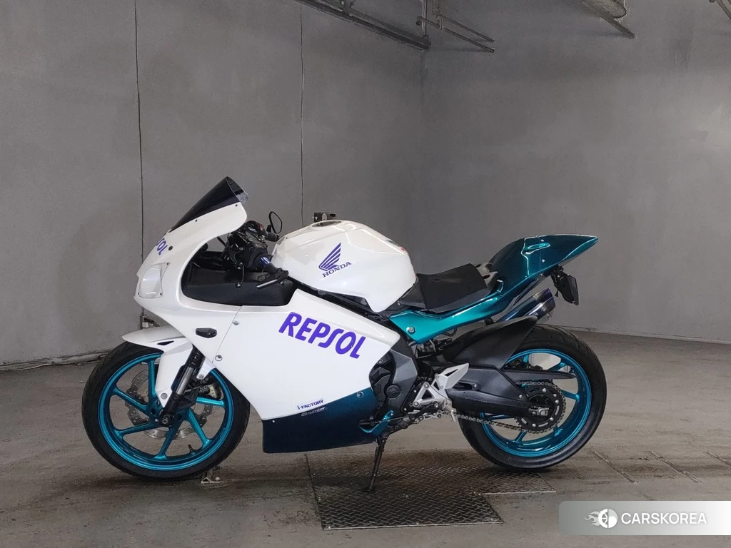 Проданный Honda CBR250RR 2017 из Японии, фото 2
