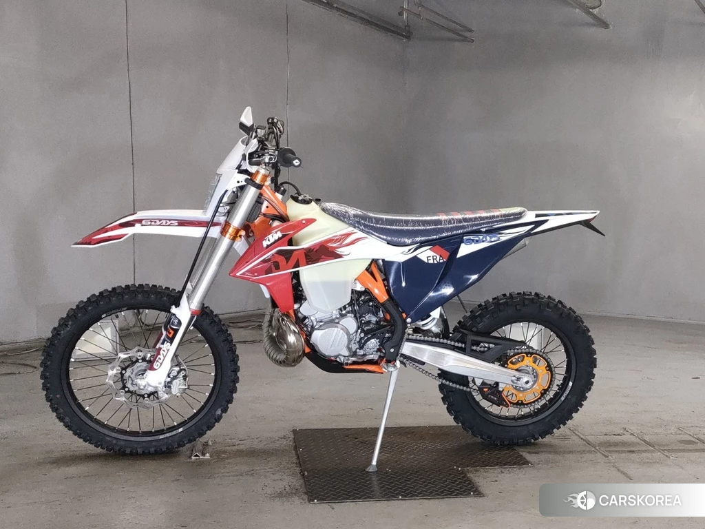 Проданный KTM 300EXC SIXDAYS TPI 2023 из Японии, фото 2