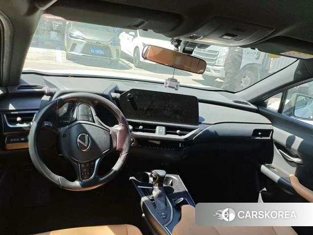 Lexus UX 2023 Белый из Китая, фото 5