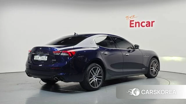 Maserati Ghibli id 3905608 из Кореи 12