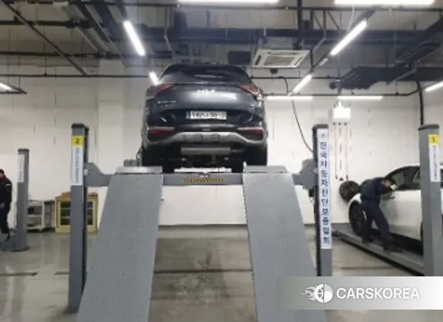 Kia Sportage 5th Generation 2023 Серый из Кореи, фото 2