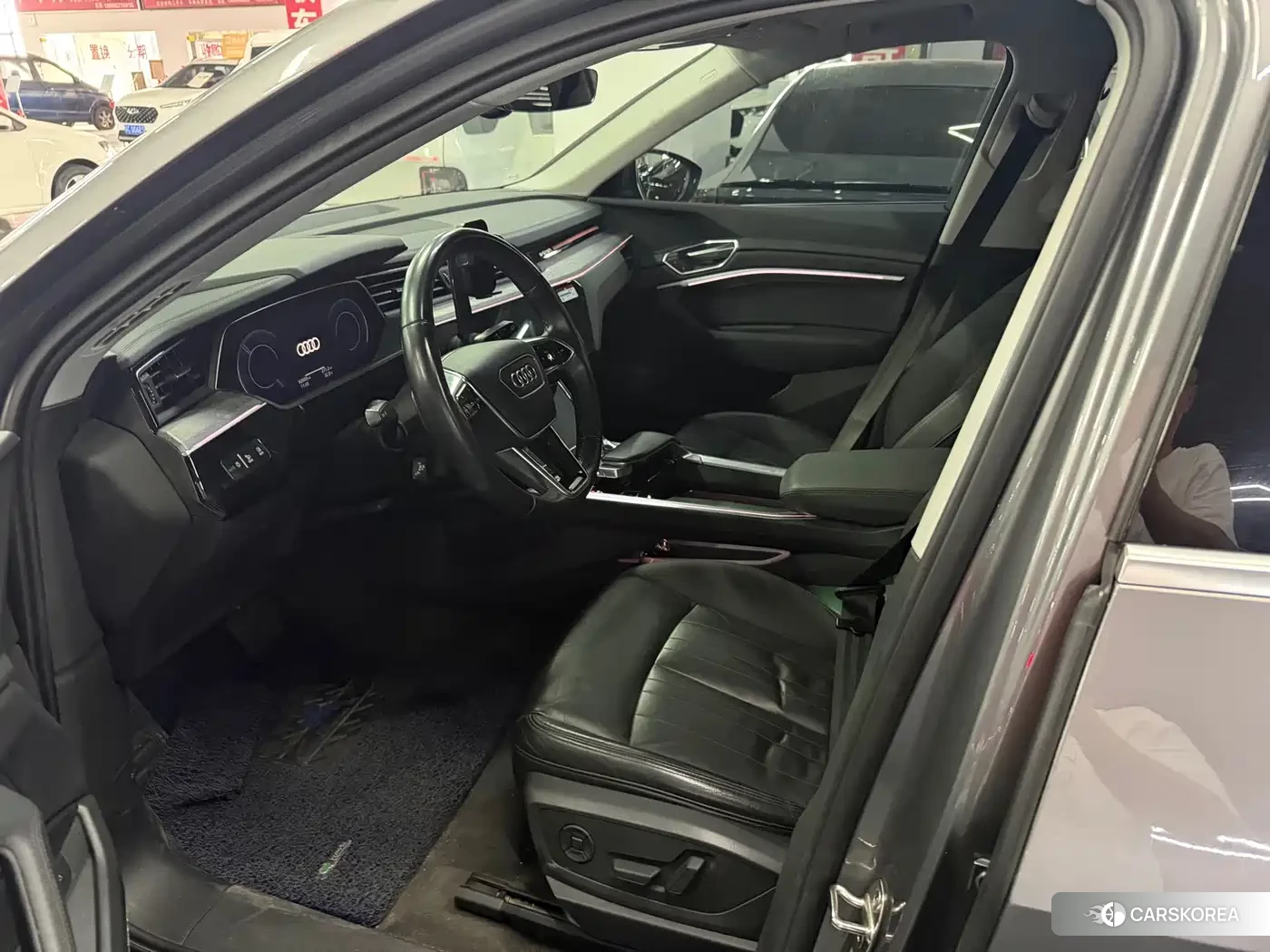 Audi e-tron 2020 Silver/gray из Китая, фото 2