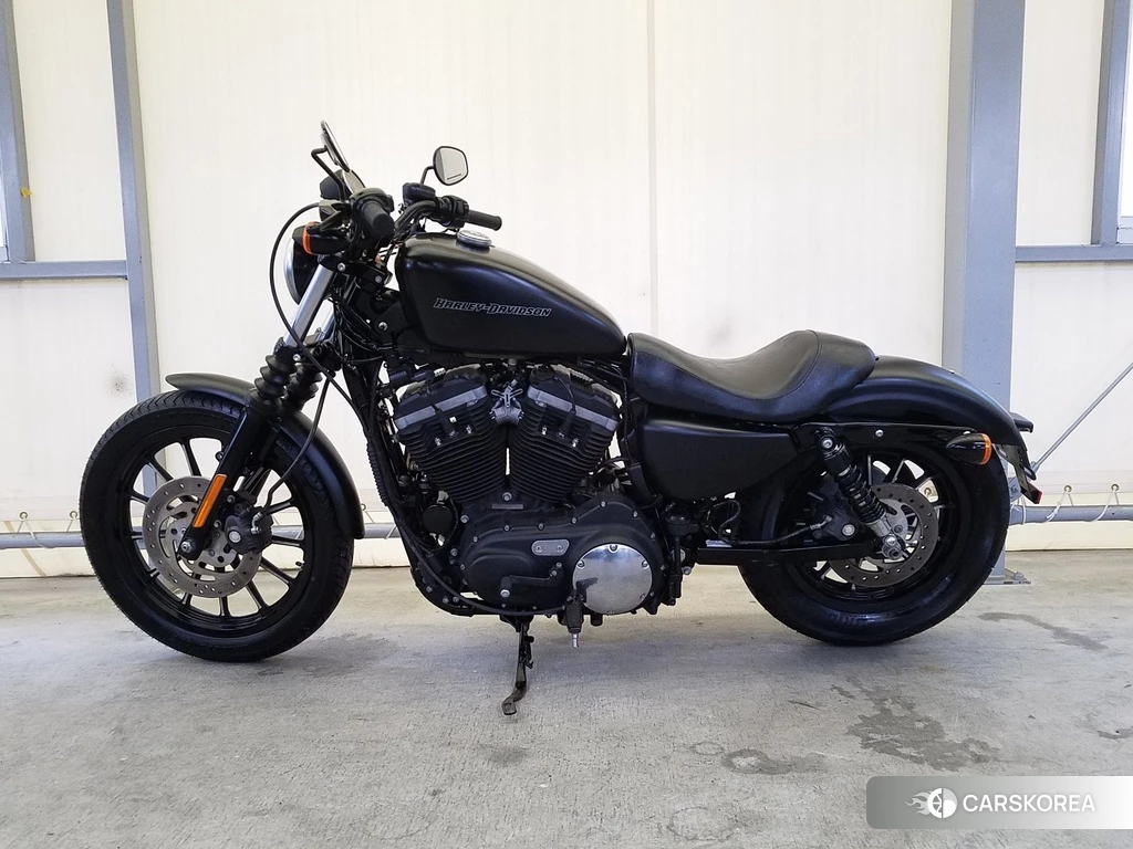 Проданный Harley-Davidson Sportster XL883N 2011 из Японии, фото 2