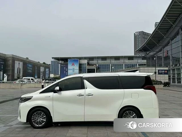 Toyota Elfa 2023 Белый из Китая, фото 6