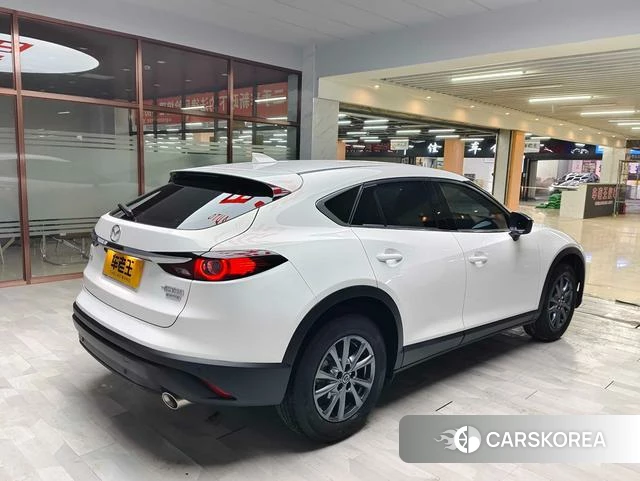 Mazda CX-4 2023 Белый из Китая, фото 2