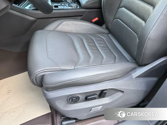 Volkswagen Touareg id 4254248 из Китая 12