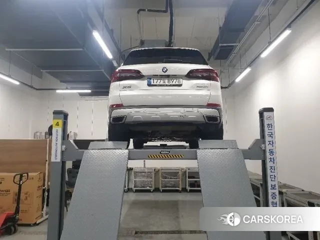 BMW X5 (G05) 2022 Белый из Кореи, фото 2