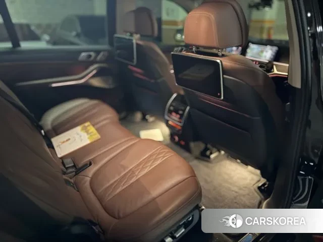 BMW X7 (G07) 2021 Черный из Кореи, фото 2