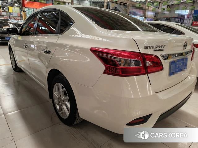 Nissan Xuan Yi 2023 Белый из Китая, фото 2