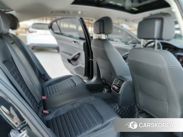 Volkswagen Magotan 2022 Черный из Китая, фото 3