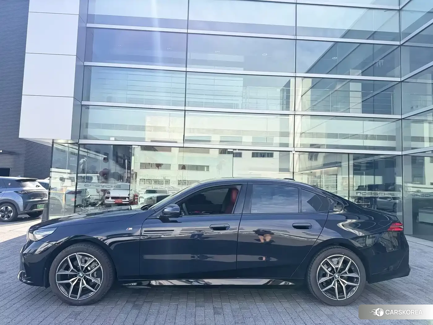 BMW 5 series 2025 Черный из Китая, фото 5