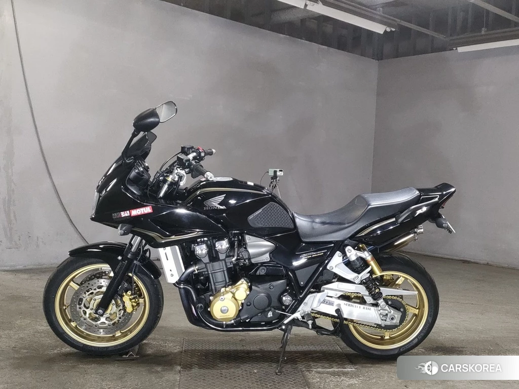 Проданный Honda CB1300SF BOLDOR 2013 из Японии