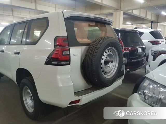 Toyota Prado (imported) 2023 Белый из Китая, фото 2