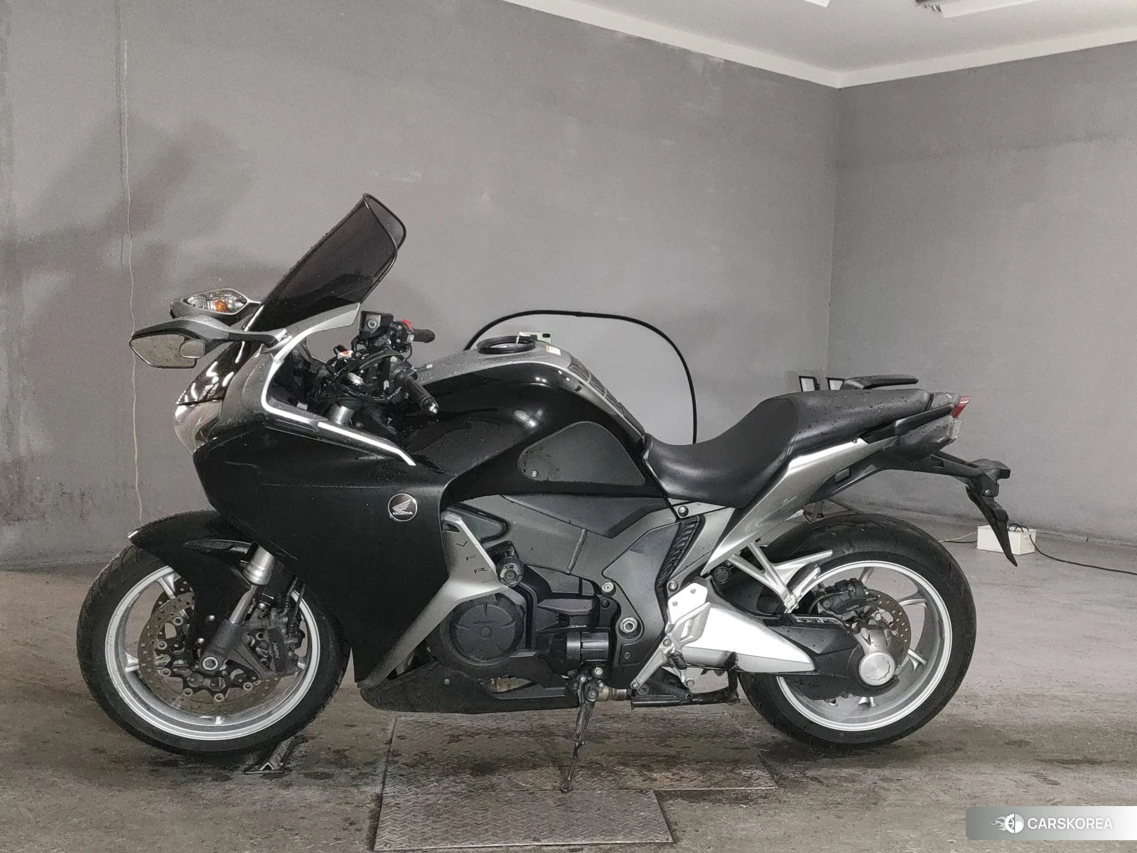 Проданный Honda VFR1200F DCT 2011 из Японии