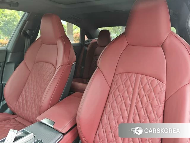 Audi A7L 2024 Черный из Китая, фото 2