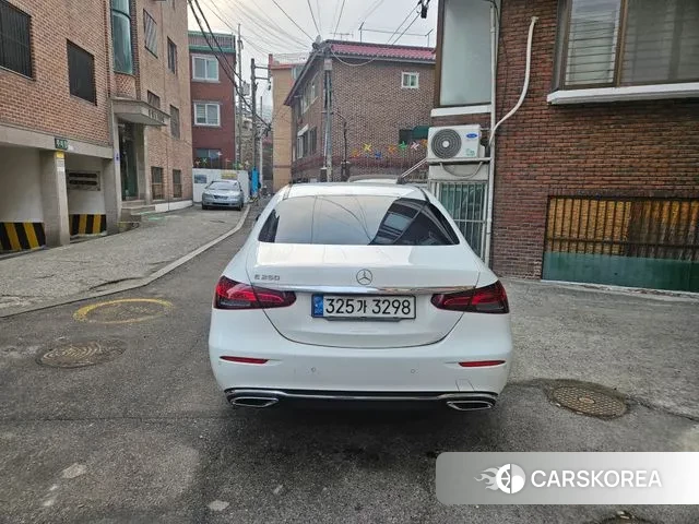 Mercedes-Benz E-Class W213 2021 Белый из Кореи, фото 2