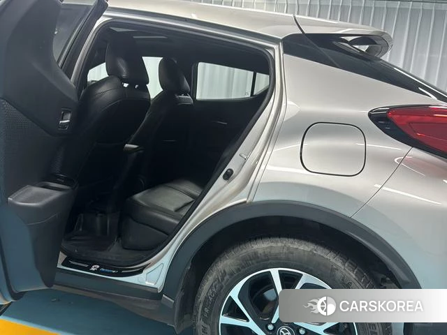 Toyota C-HR id 4221410 из Китая 12