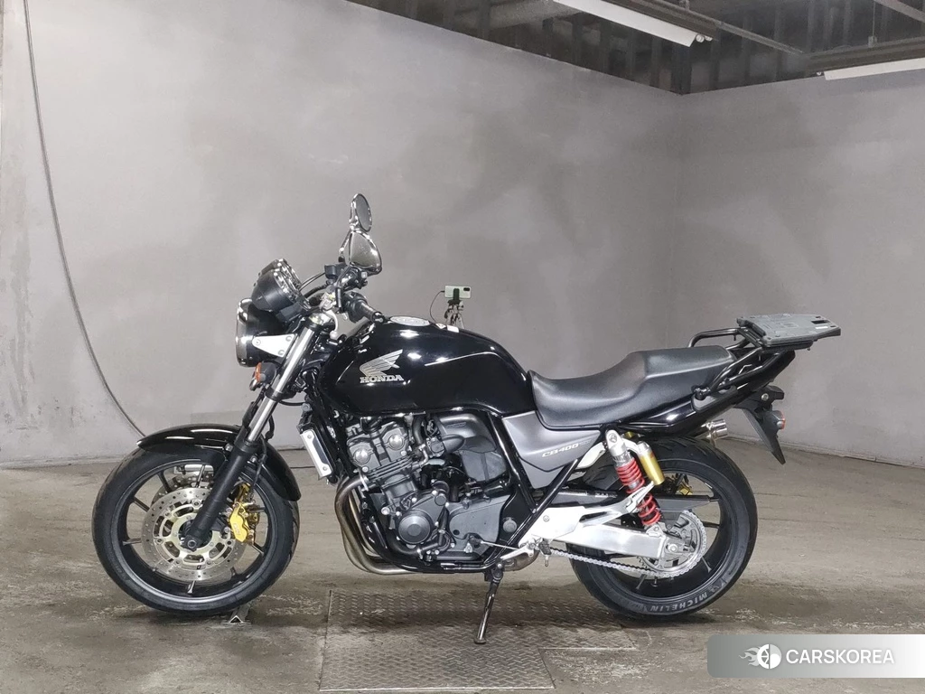 Проданный Honda CB400SF 2015 из Японии