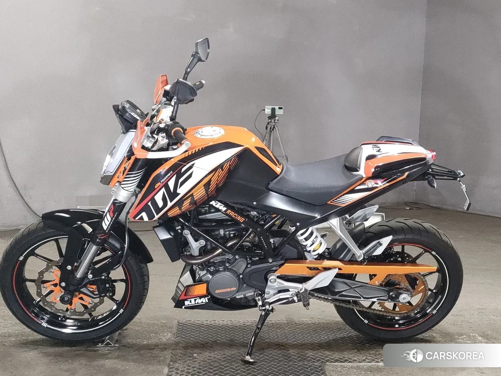 Проданный KTM 125 DUKE 2011 из Японии, фото 2
