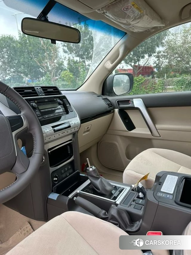 Toyota Prado (imported) 2023 Белый из Китая, фото 2