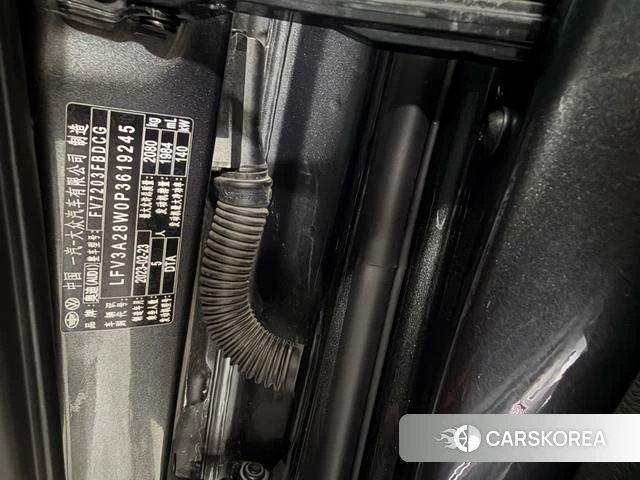 Audi A4L 2023 Темно-серый из Китая, фото 2