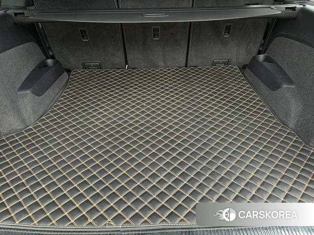 Audi Q7 2022 Черный из Китая, фото 5