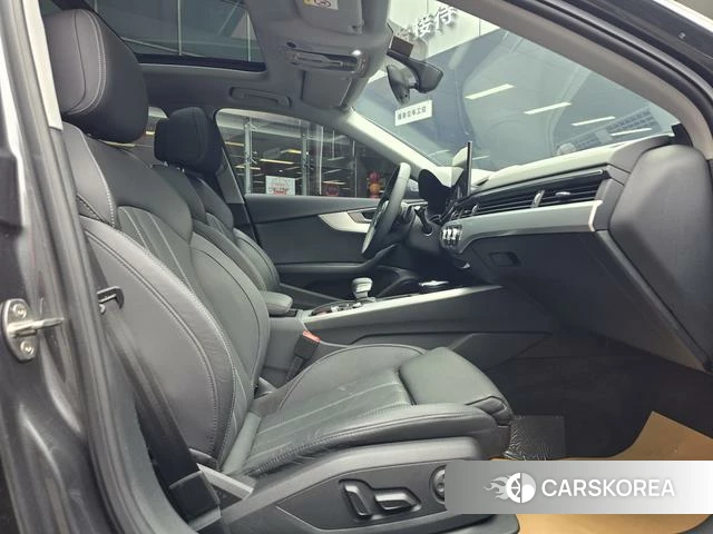 Audi A4L id 4297829 из Китая 12