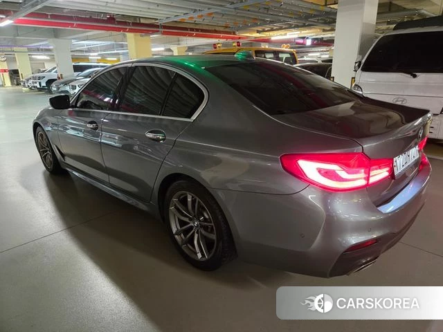 BMW 5 Series (G30) 2018 Серебристо-серый из Кореи, фото 2