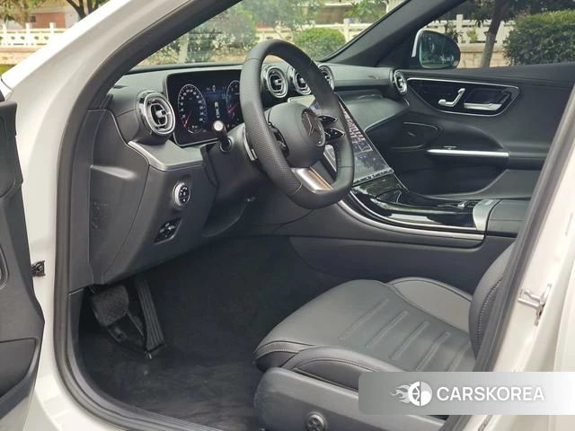 Mercedes-Benz Class C 2023 Белый из Китая, фото 4
