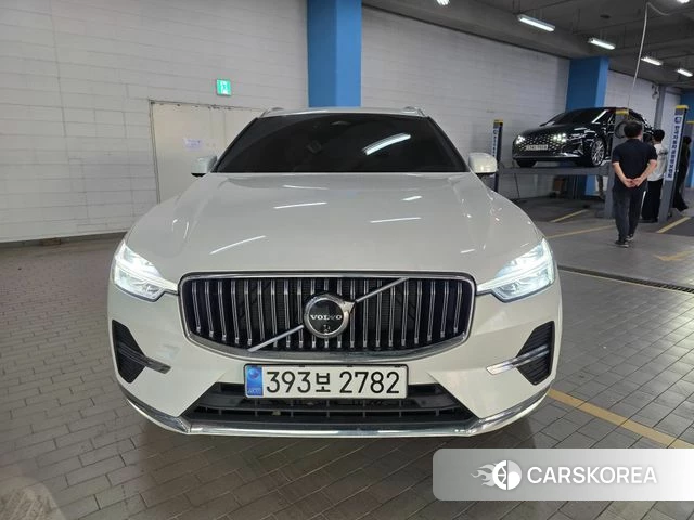 Volvo XC60 second Generation 2023 Белый из Кореи, фото 2