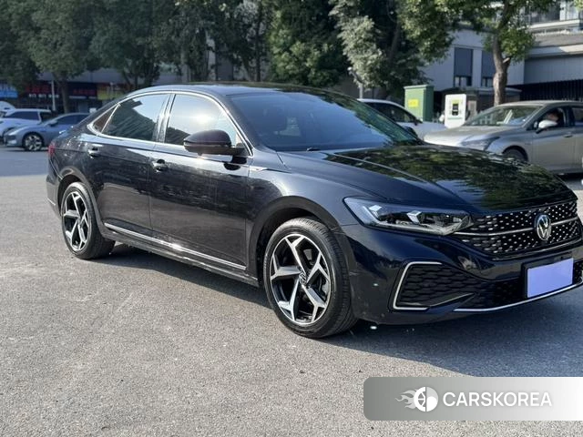 Volkswagen Passat 2023 Черный из Китая, фото 2