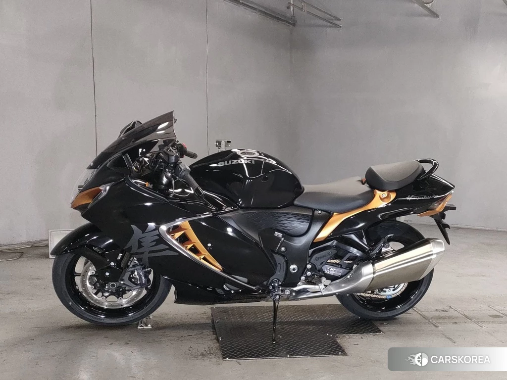 Проданный Suzuki GSX1300R HAYABUSA 2022 из Японии
