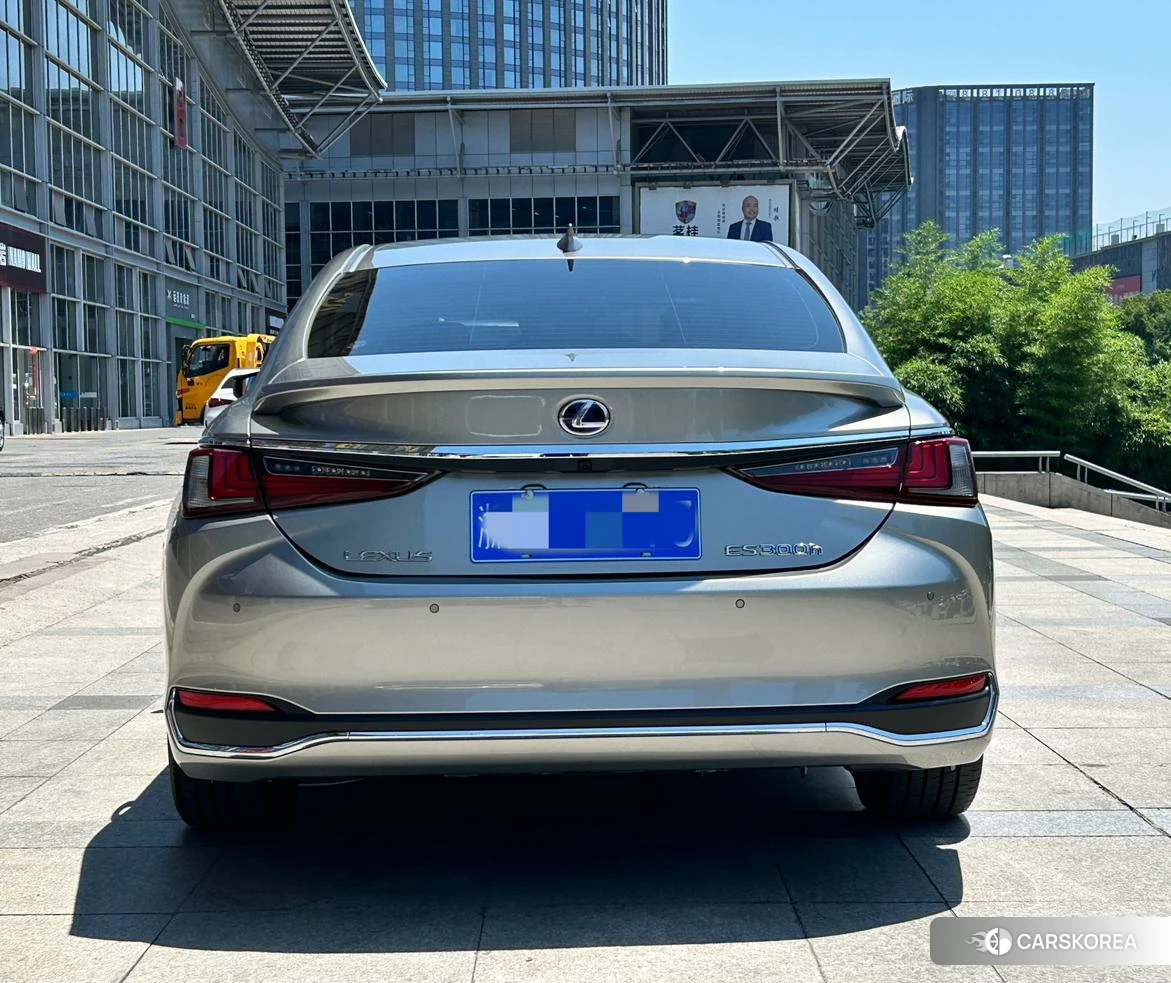 Lexus ES id 4479276 из Китая 10