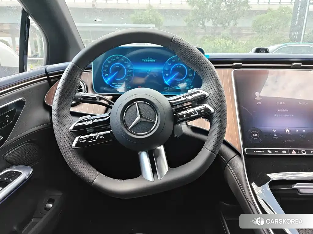 Mercedes-Benz EQE 2025 Белый из Китая, фото 2