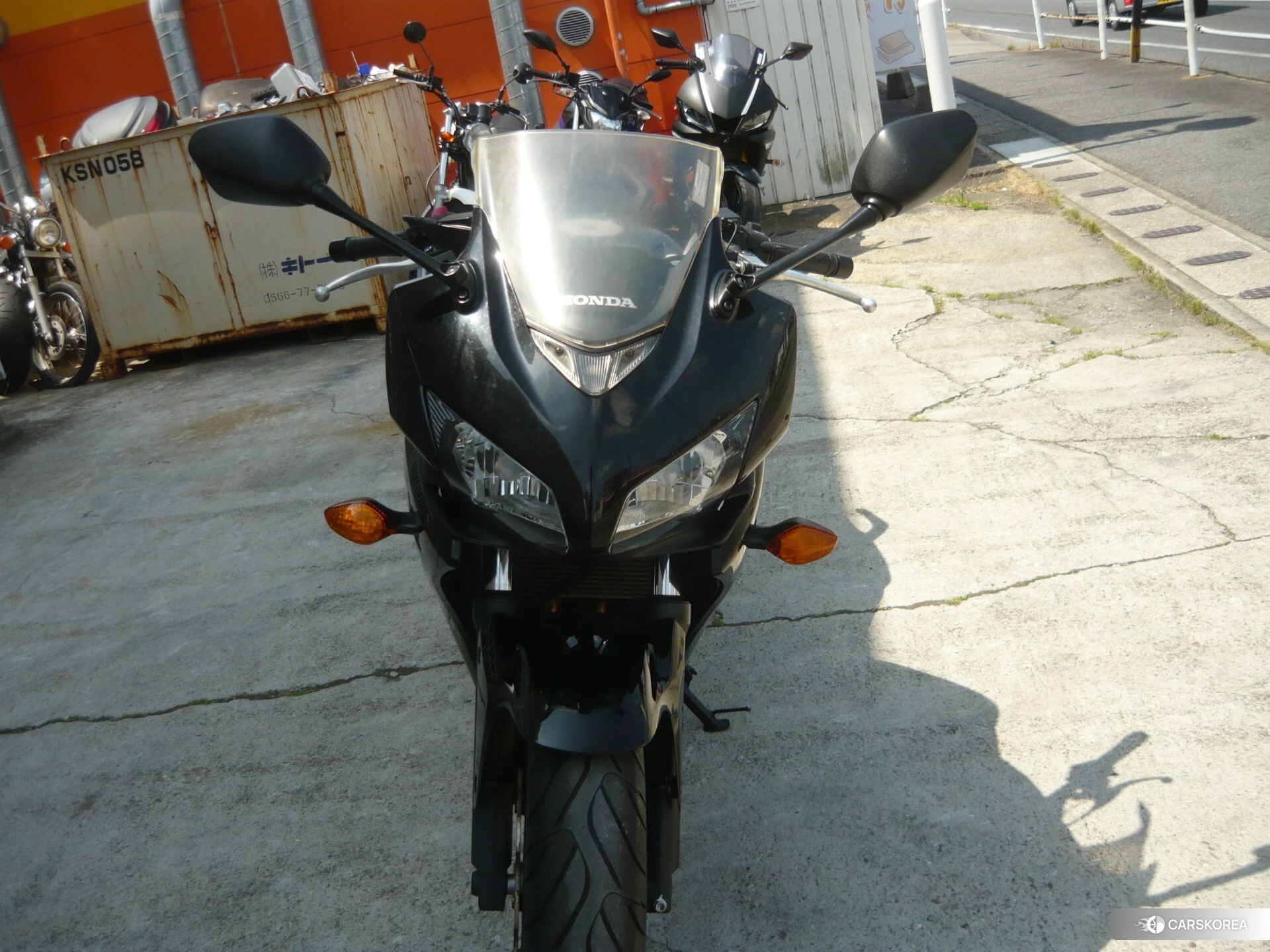 Проданный Honda CBR400R 2017 из Японии