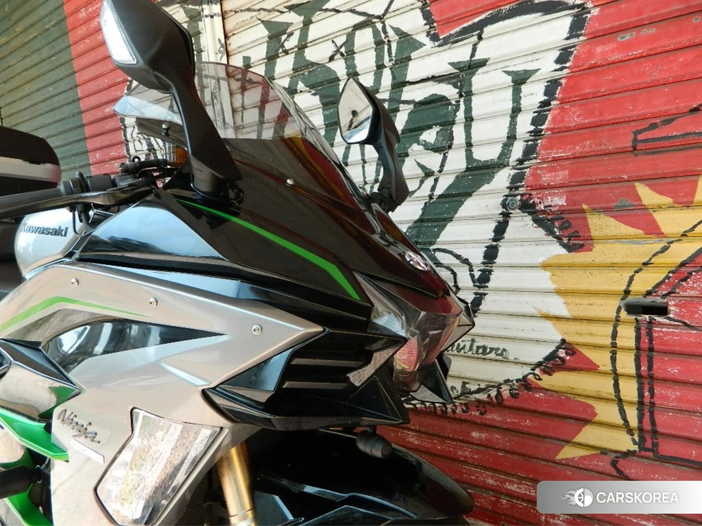 Проданный Kawasaki NINJA H2 SX SE 2021 из Японии, фото 2