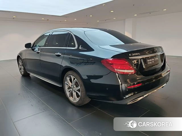 Mercedes-Benz E-class id 4209560 из Китая 8
