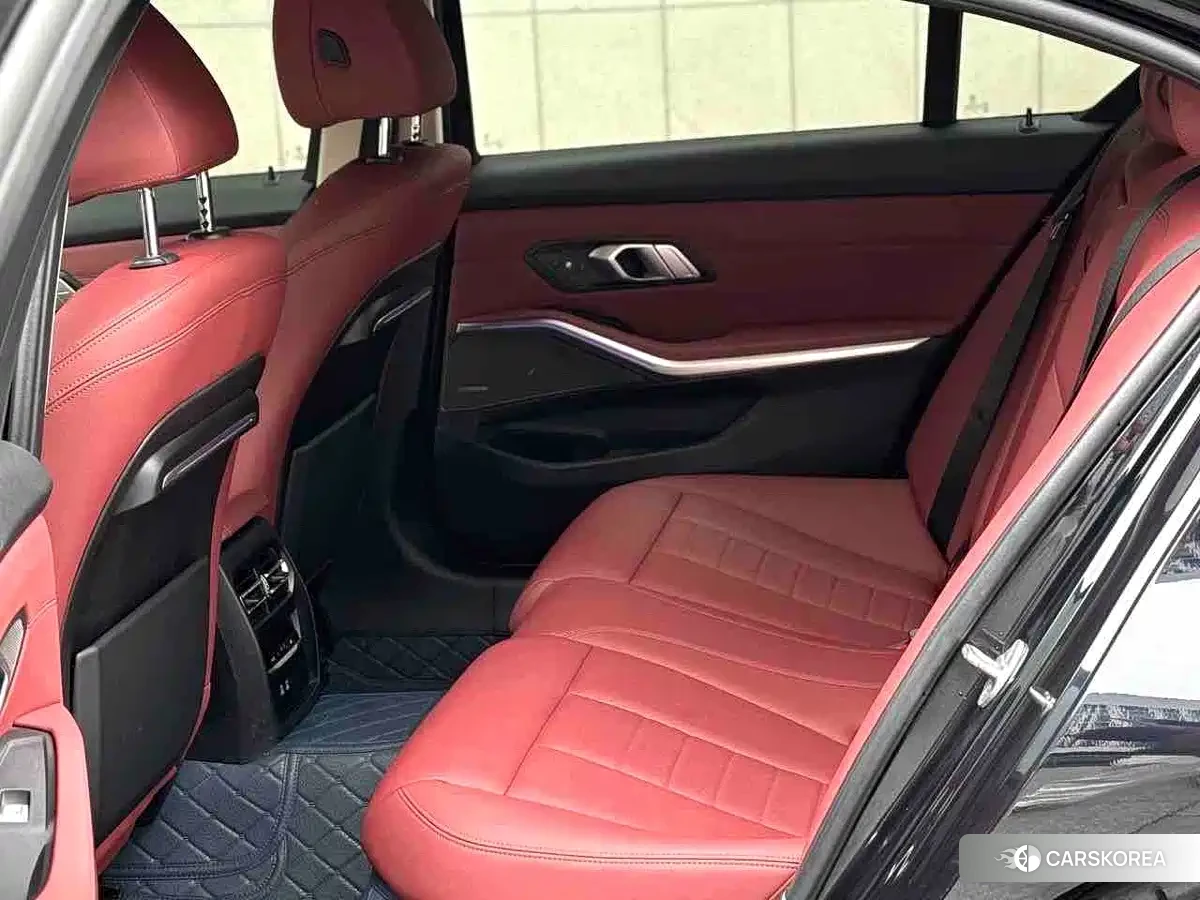 BMW 3 series 2021 Черный из Китая, фото 2