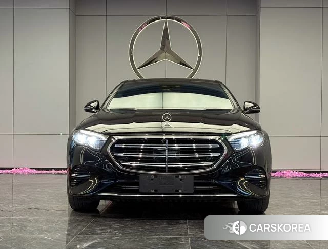 Mercedes-Benz E-class 2025 Черный из Китая, фото 2
