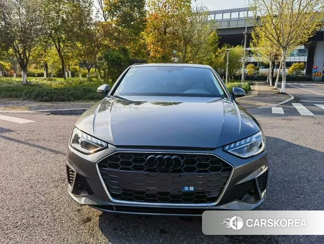 Audi A4L 2023 Темно-серый из Китая, фото 2