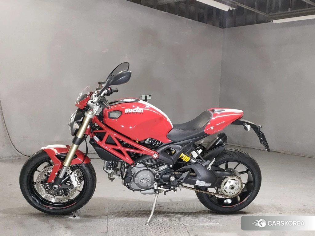 Проданный Ducati MONSTER 1100 EVO 2013 из Японии