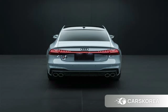 Audi S7 2024 Серебристо-серый из Китая, фото 3